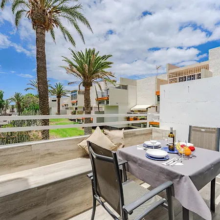 Apartment Primavera Tranquil Retreat 2-bedroom With Balcony, Garden View & Fiber Wifi Arona (Tenerife)