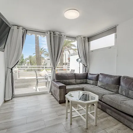 Primavera Tranquil Retreat 2-bedroom With Balcony, Garden View & Fiber Wifi * Arona (Tenerife)