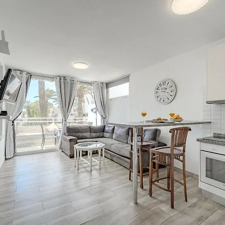 Primavera Tranquil Retreat 2-bedroom With Balcony, Garden View & Fiber Wifi *