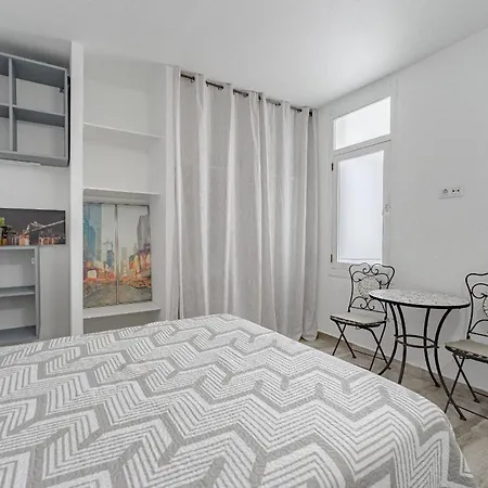 Primavera Tranquil Retreat 2-bedroom With Balcony, Garden View & Fiber Wifi Apartamento *