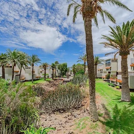 Primavera Tranquil Retreat 2-bedroom With Balcony, Garden View & Fiber Wifi * Arona (Tenerife)