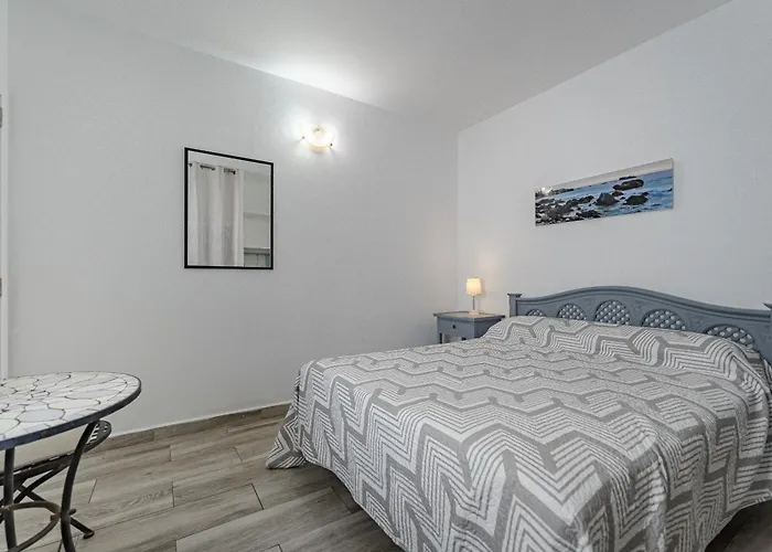 Primavera Tranquil Retreat 2-bedroom With Balcony, Garden View & Fiber Wifi *