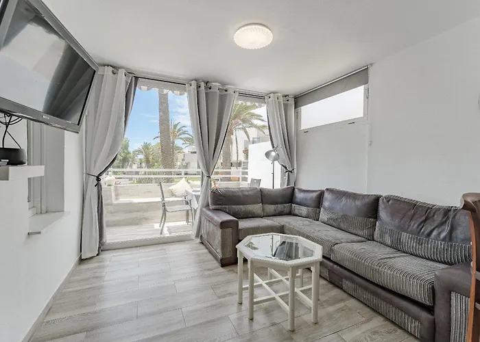 Primavera Tranquil Retreat 2-bedroom With Balcony, Garden View & Fiber Wifi * アロナ